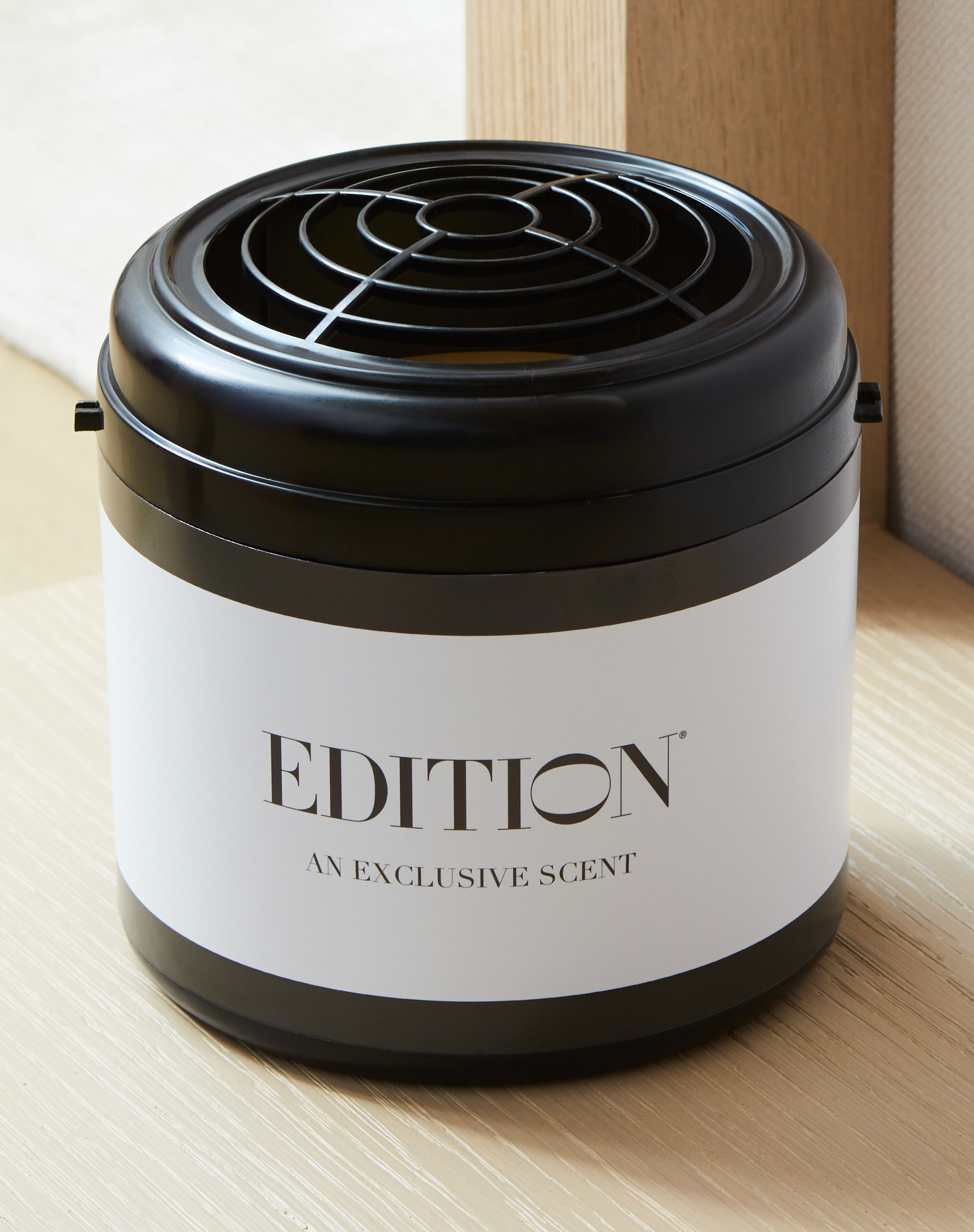 EDITION HOTEL lE LABO キャンドル SANTAL 26 – ル ラボ 公式オンラインショップ